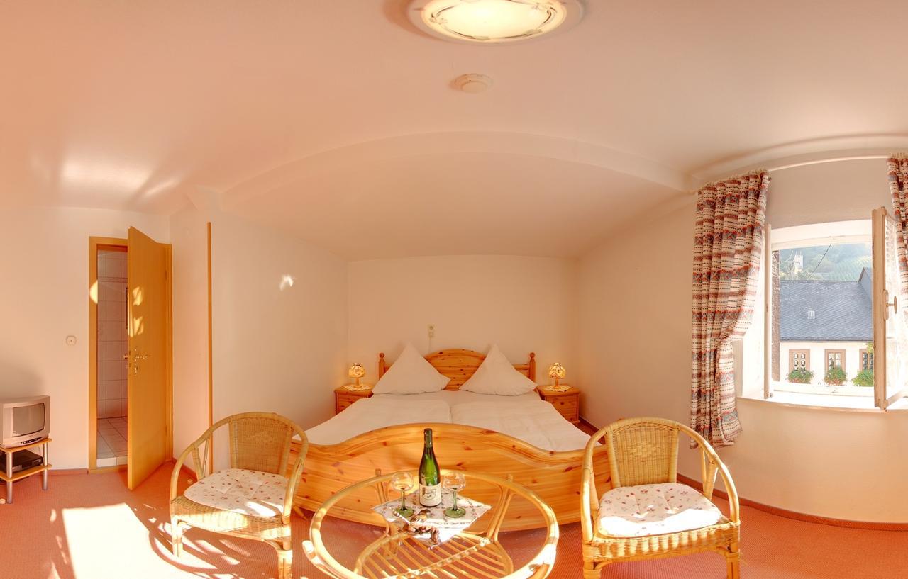 Hotel Weingut Schuetzen Senheim Ngoại thất bức ảnh